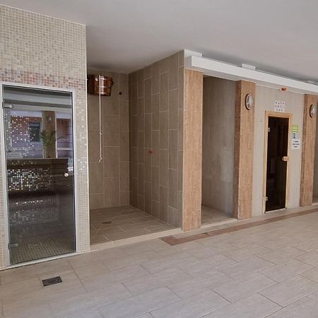 Relax Wellness Manzard Hajduszoboszlo Apartment Exterior photo