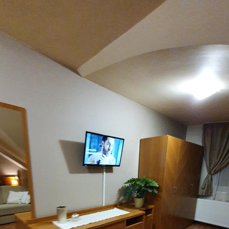 Relax Wellness Manzard Hajduszoboszlo Apartment Exterior photo